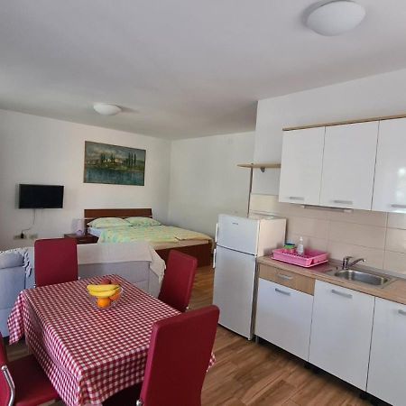 Apartments Ivanovski Раб Экстерьер фото