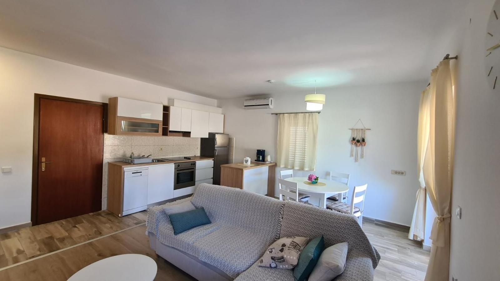 Apartments Ivanovski Раб Экстерьер фото